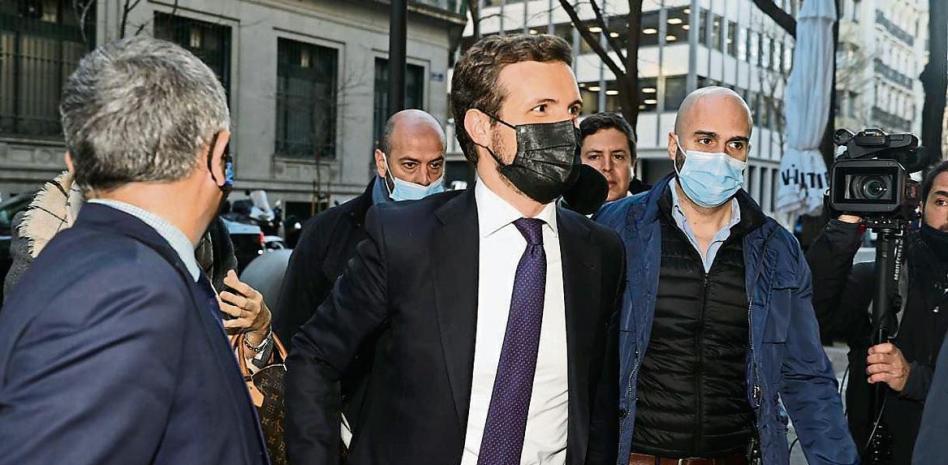 Los barones del PP piden a Casado una solución rápida para la crisis con Ayuso