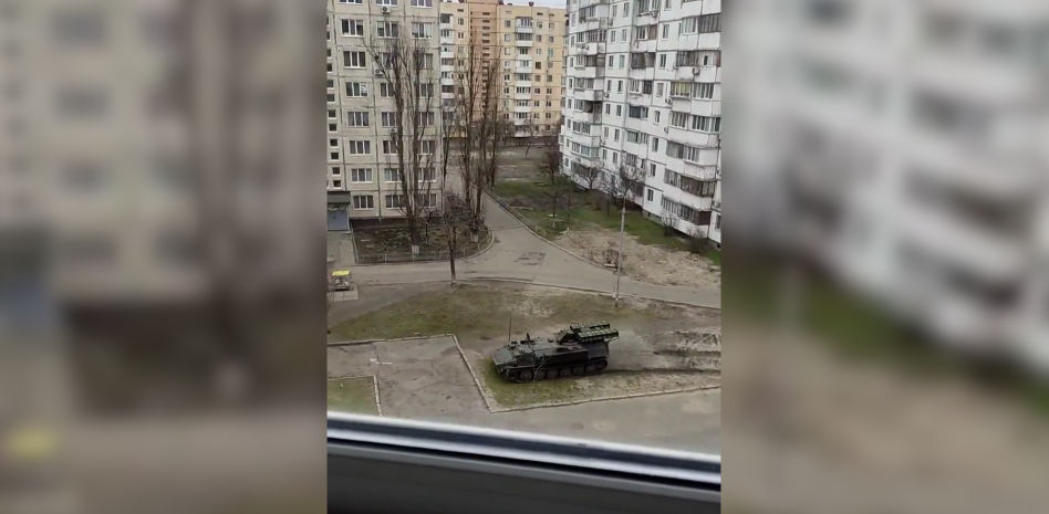 Ucrania, dispuesta a negociar un estatus de neutralidad mientras los rusos entran en Kíev