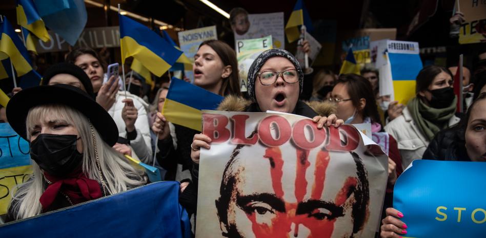 Multitud de ciudades se suman a las protestas en solidaridad con Ucrania