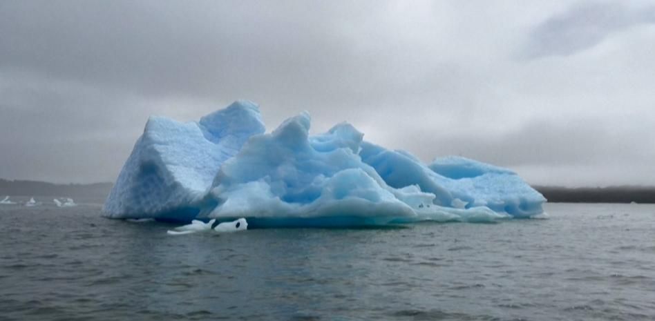 Icebergs de 10 pisos se desprenden de los glaciares del sur de Chile