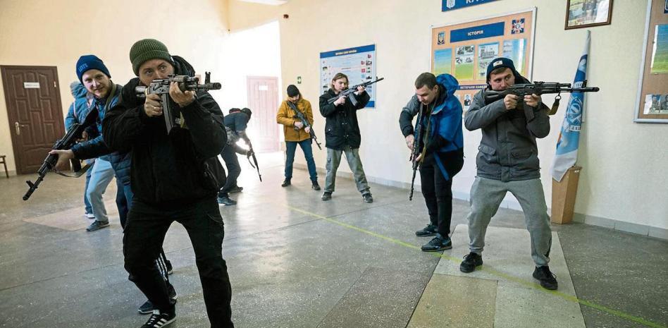 Los civiles de Odesa se entrenan para una guerra de lucha urbana contra el ejército ruso