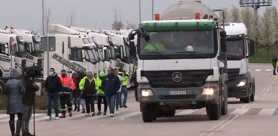 La crisis del transporte obliga a Sánchez a avanzar la negociación