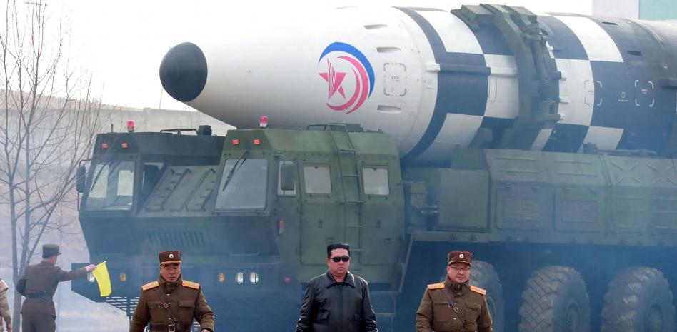 Corea del Norte dispara un posible misil balístico intercontinental y Corea del Sur responde