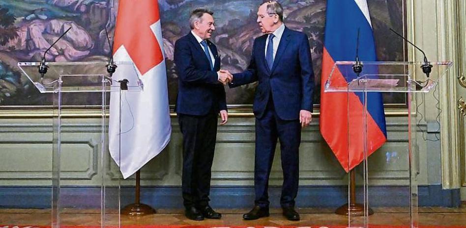 Medios afines al gobierno ucraniano llaman a boicotear a la Cruz Roja