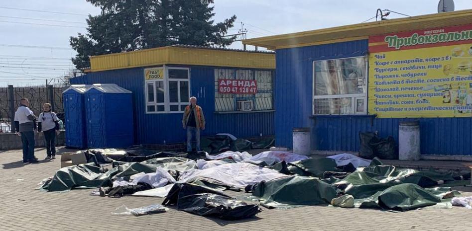 Al menos 60 muertos, incluidos cinco niños, por el bombardeo ruso a una escuela de Kramatorsk