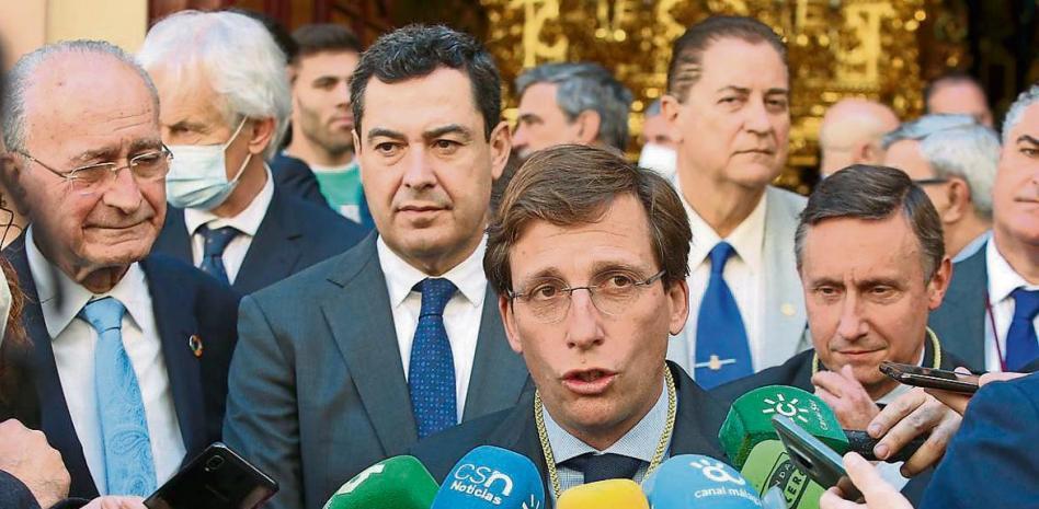 Almeida contactó con un comisionista en pleno pelotazo de las mascarillas