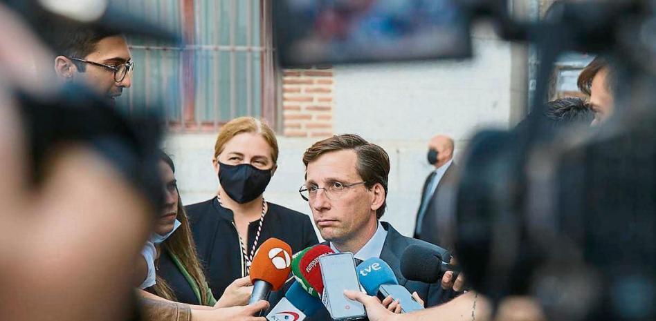 El futuro de Almeida está en manos de Ciudadanos, que se niega a dejarlo caer