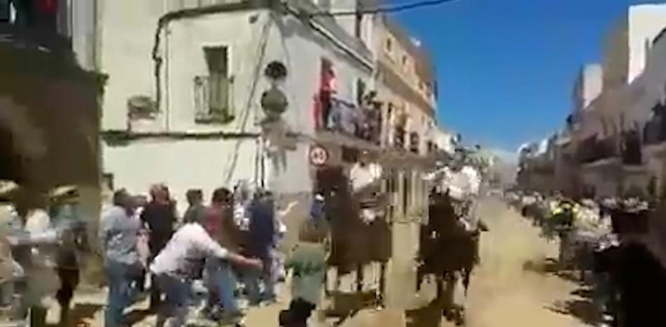 Arrollan a una mujer y a su nieta en las carreras de caballos de Arroyo de la Luz, en Cáceres