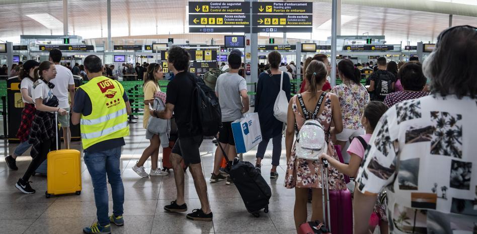 Las aerolíneas advierten del riesgo de congestión en El Prat este verano