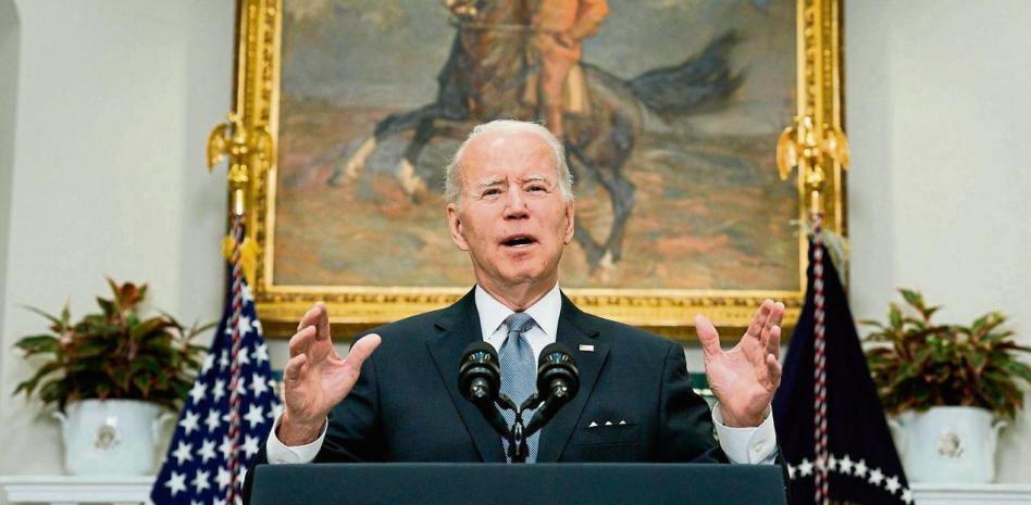 Biden pide presupuesto al Congreso para armar a Ucrania "sin interrupción"