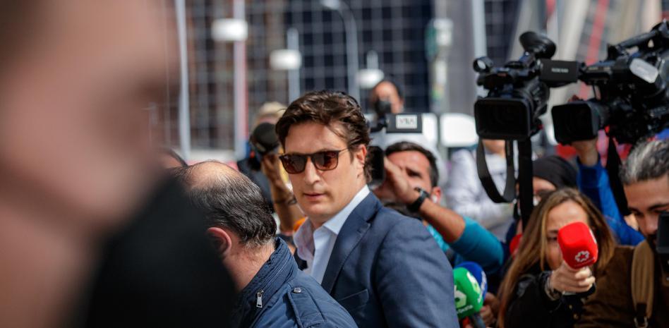 El juez retira el pasaporte a Medina y Luceño y les obliga a comparecer periódicamente