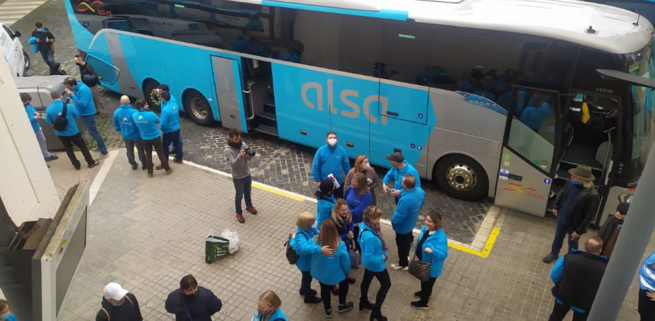 El Papa agradece a los voluntarios de CaixaBank y Santa Clara su ayuda a los refugiados