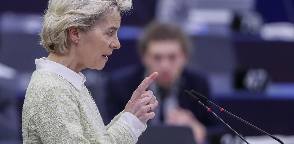 Bruselas propone un veto progresivo al petróleo ruso en sus nuevas sanciones