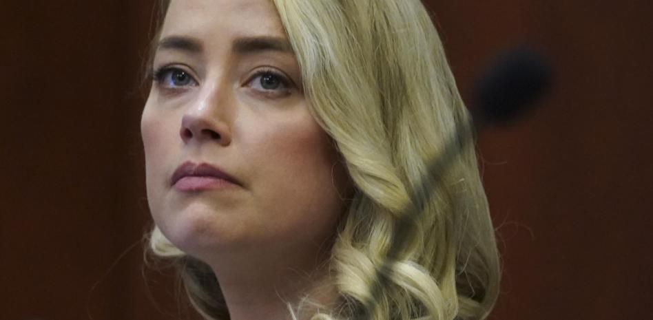 Amber Heard explica su versión sobre las heces encontradas en la cama de Johnny Depp