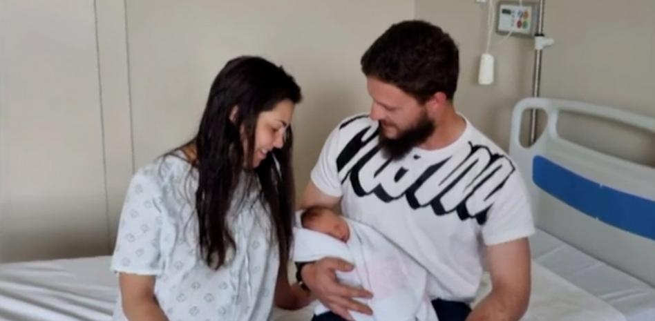 El bebé que nació en el parking de un hospital de Vigo