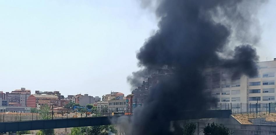 Extinguido el incendio en las obras del AVE de la Sagrera