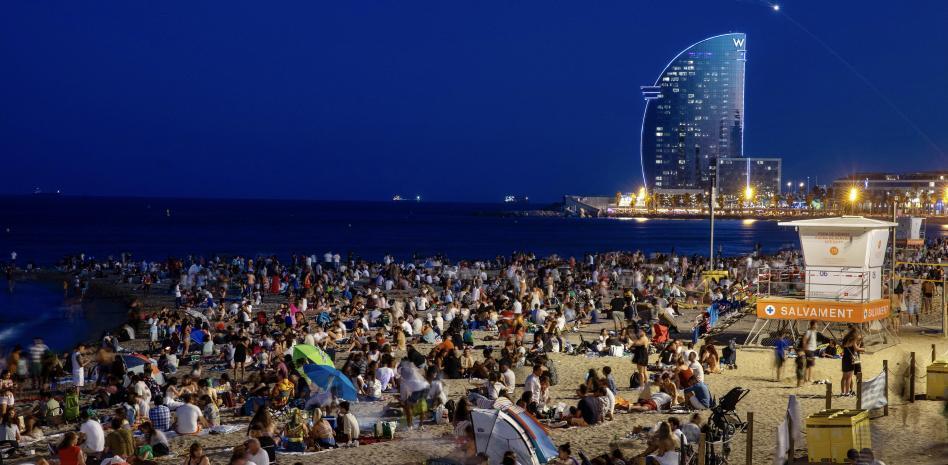 Vuelven las verbenas masivas por Sant Joan en Barcelona