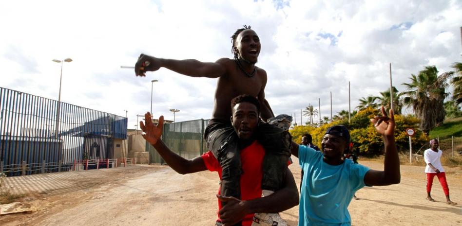 Marruecos eleva a 18 los inmigrantes muertos durante el intento de salto masivo en Melilla
