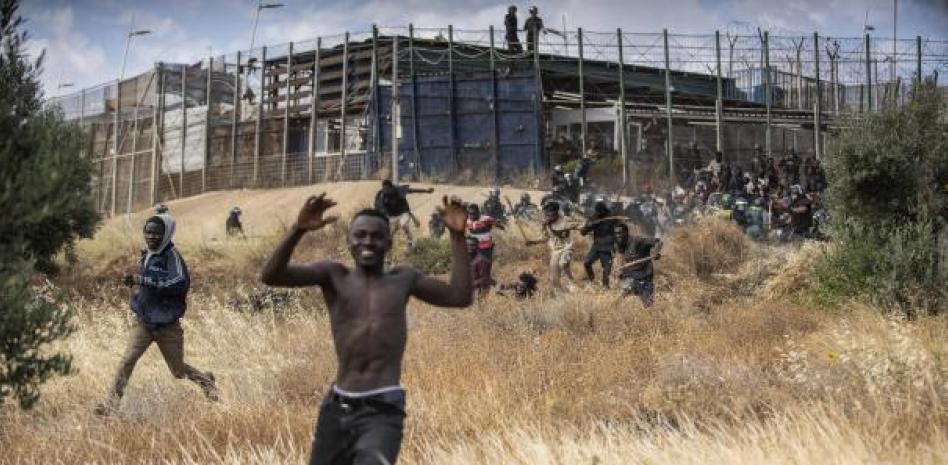 Marruecos eleva a 23 la cifra de migrantes fallecidos en el asalto a la valla de Melilla