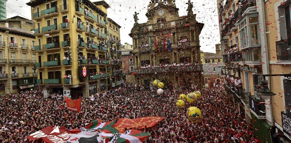 Unzué abre la esperada vuelta de los Sanfermines con un chupinazo dedicado a los sanitarios