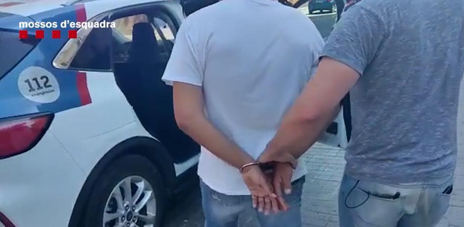 Detenidos dos ladrones de relojes de lujo involucrados en tres casos en un mes