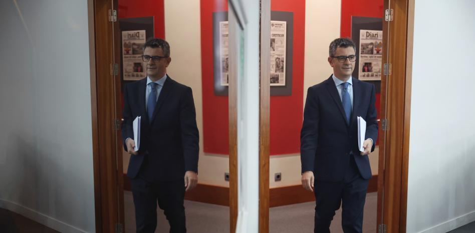 Gobierno y Generalitat acuerdan superar la judicialización e impulsar el catalán