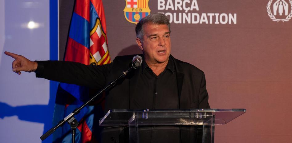 Laporta: “Me gustaría que Messi se retirase en el Barça"