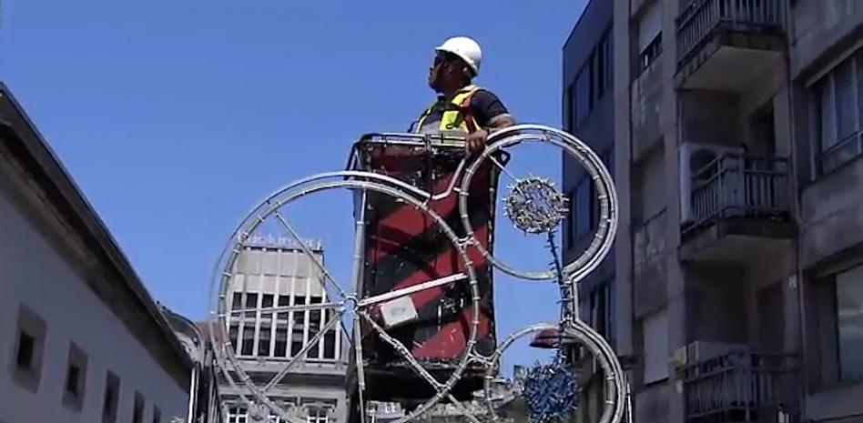 Vigo empieza a instalar las luces de Navidad el día después del decreto de ahorro energético