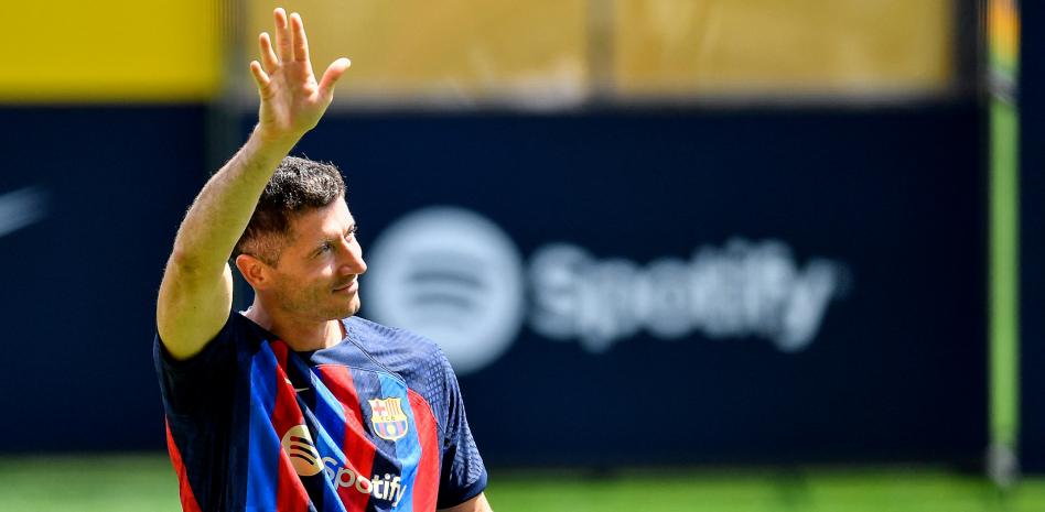 El Barça presenta a Robert Lewandowski en el Camp Nou, en streaming