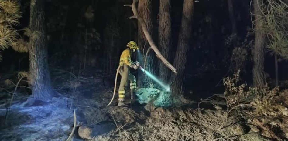 El fuego ya ha quemado más de 1.000 hectáreas en Ávila