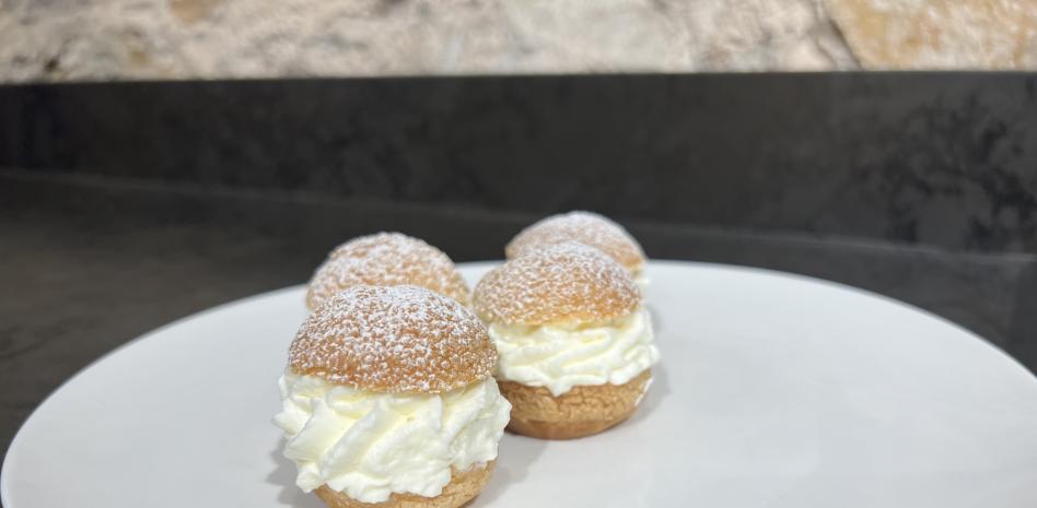 Prepara esta irresistible receta de lionesas con salsa de chocolate de Miquel Antoja