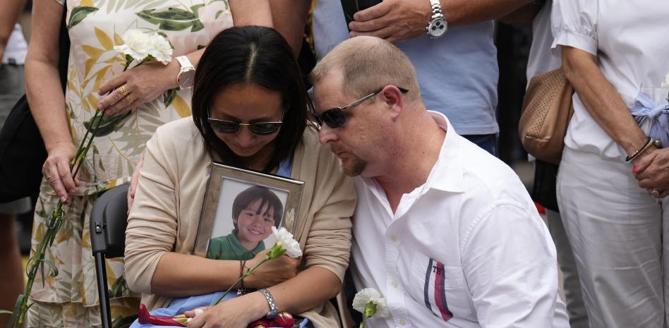 Emoción y tensión en el homenaje a las víctimas del 17-A en Barcelona