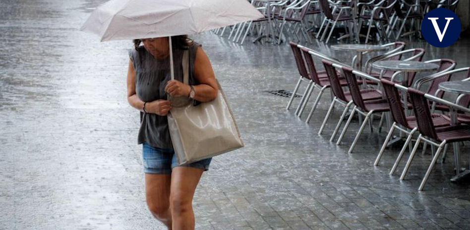 Una fuerte tormenta descarga sobre Barcelona con intensas lluvias y ráfagas de viento