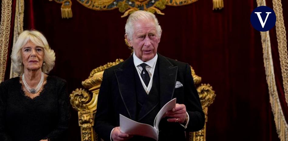 Carlos III hereda un país en apuros