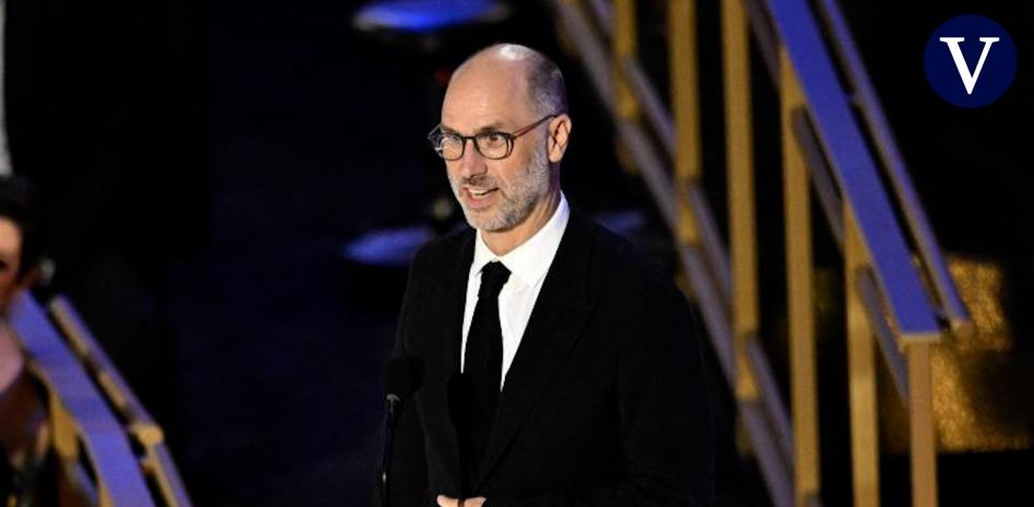 La inoportuna broma del creador de ‘Succession’ sobre el proceso de sucesión de Carlos III