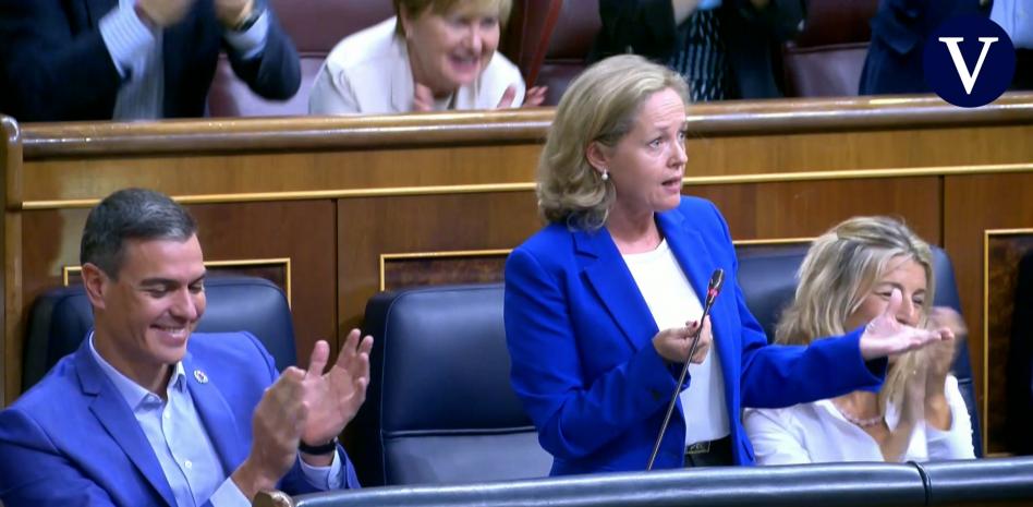 Calviño gana perfil político con una reacción ante Vox que ovaciona la izquierda