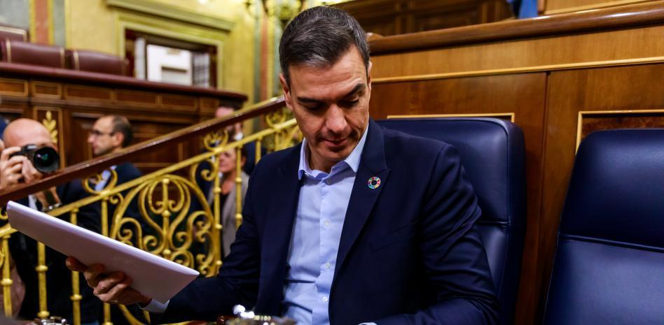 El Gobierno anuncia ayudas de 3.000 millones para proteger al 40% de los hogares