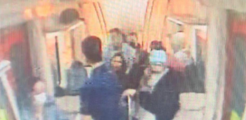 La ATM estudia prohibir los patinetes en trenes y autobuses tras un incendio