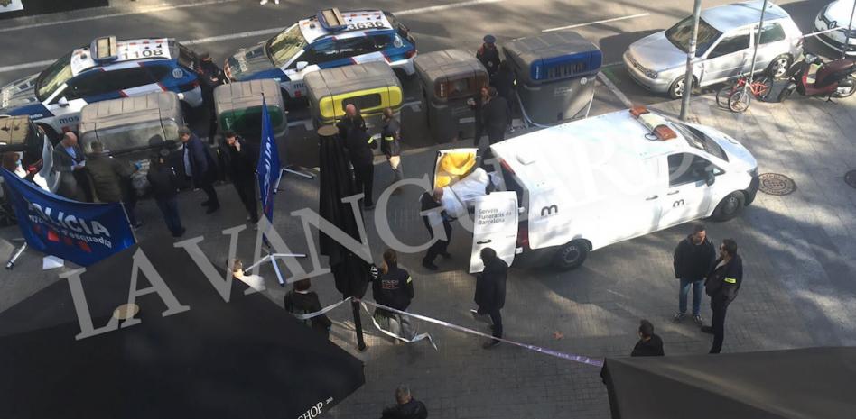 Encuentran el torso de un hombre dentro de una maleta en un contenedor del centro de Barcelona