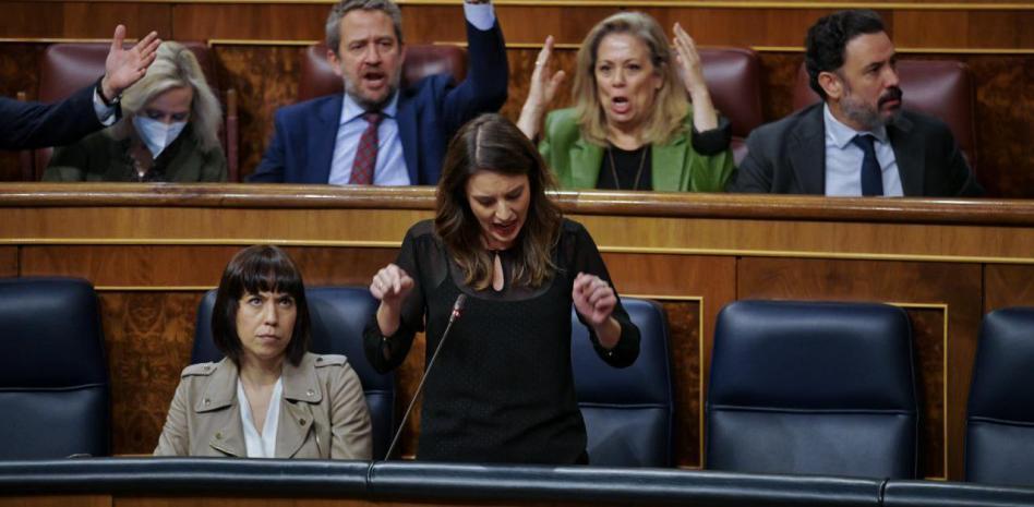 Irene Montero acusa al PP de promover “la cultura de la violación” y causa otro tumulto en el Congreso