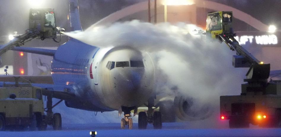 Una tormenta gigante con nieve y temperaturas por debajo de -20º crea el caos en EE.UU.