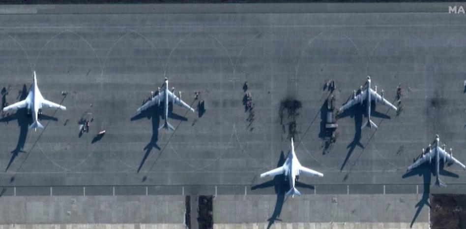 Ucrania bombardea con drones una base aérea rusa