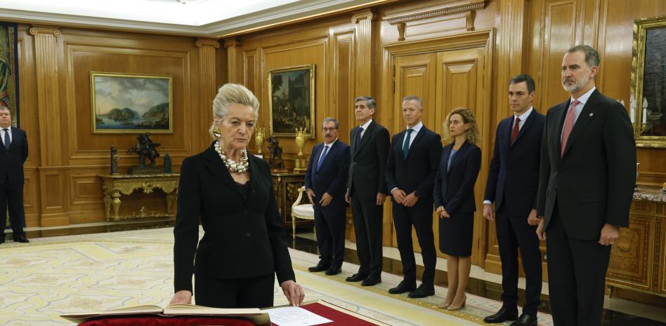 Los nuevos magistrados del Constitucional juran (o prometen) su cargo ante el Rey