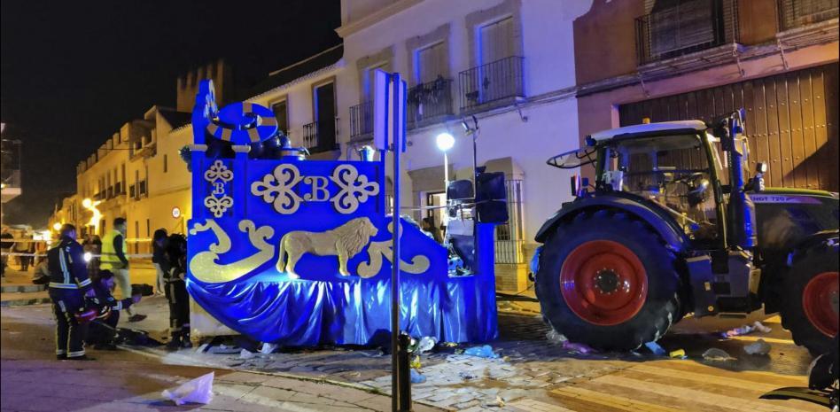 Muere una mujer de 72 años arrollada por una carroza descontrolada en la cabalgata de Marchena