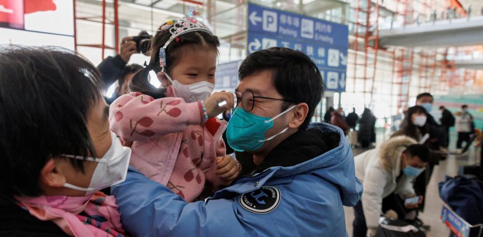 China deja atrás su política de 'cero covid' con la reapertura de sus fronteras