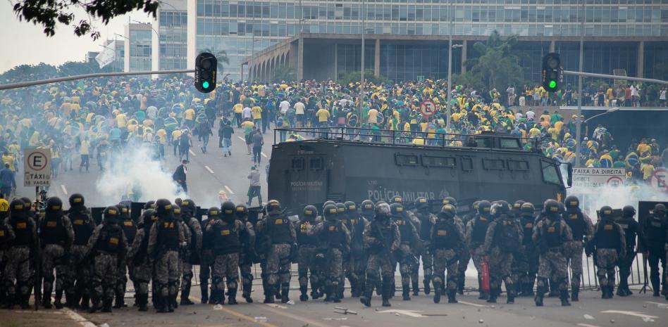 Al menos 400 bolsonaristas detenidos tras el asalto a los centros de poder de Brasil