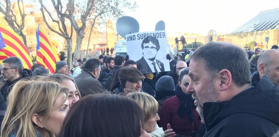 Abucheos a Junqueras en la manifestación independentista que congrega a unas 6.500 personas