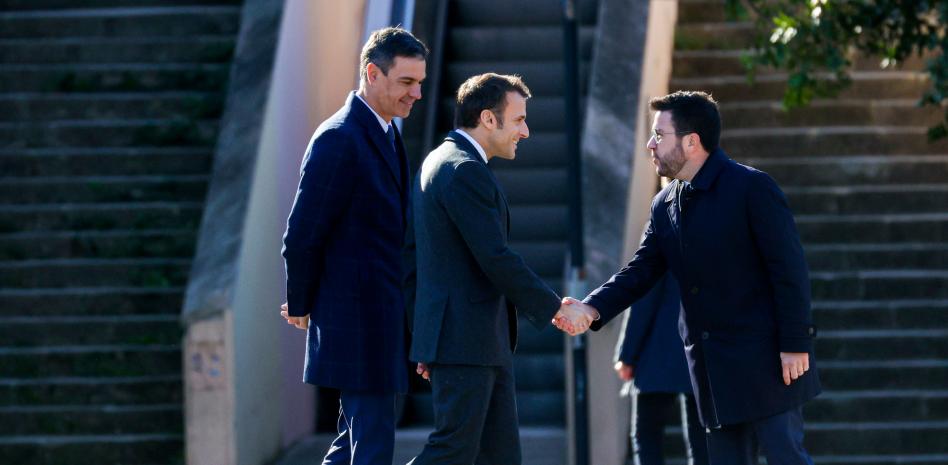 Aragonès traslada a Sánchez que el 'procés' no ha terminado en una breve conversación