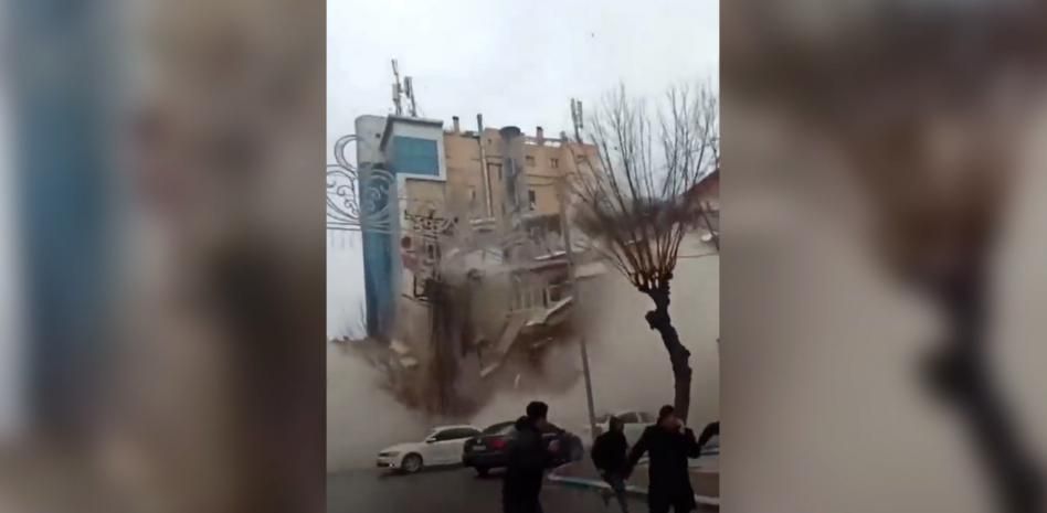 Un terremoto golpea el sudeste de Turquía y Siria y deja más de 3.800 muertos