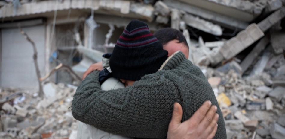 El terremoto causa en Siria más de un millar de muertos y golpea a los más frágiles